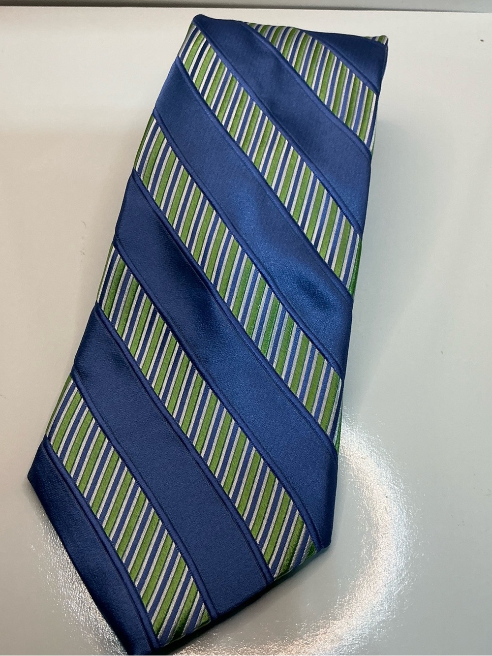 Michael Michael Kors 100% Silk Blue Green Striped Designer Necktie Men’s Tie